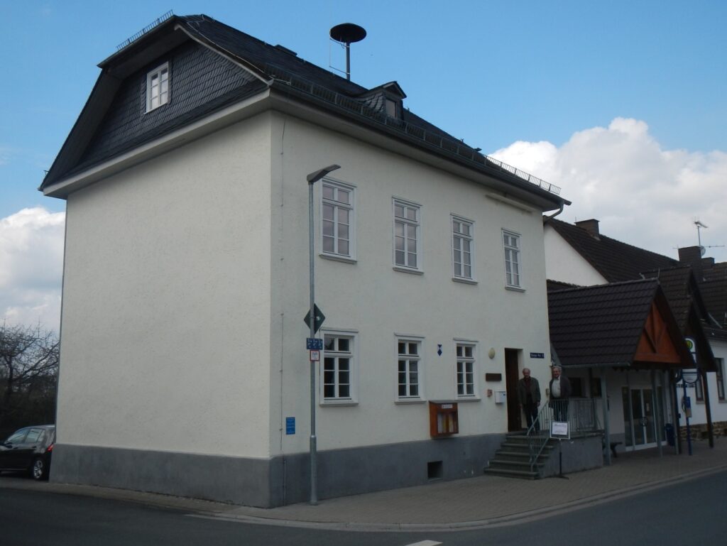 Ansicht des Hauses der Vorgeschichte in Oberquembach.